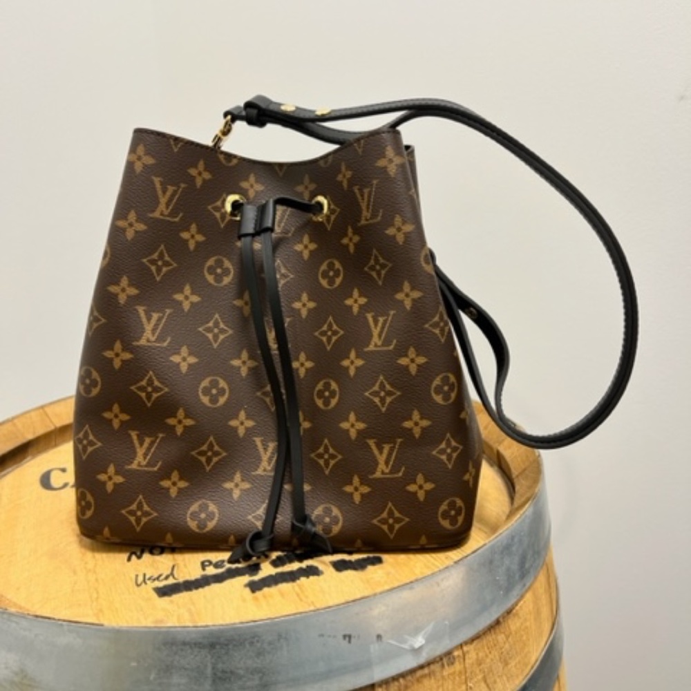 LOUIS VUITTON NeoNoe Handbag Monogram Noir Canvas